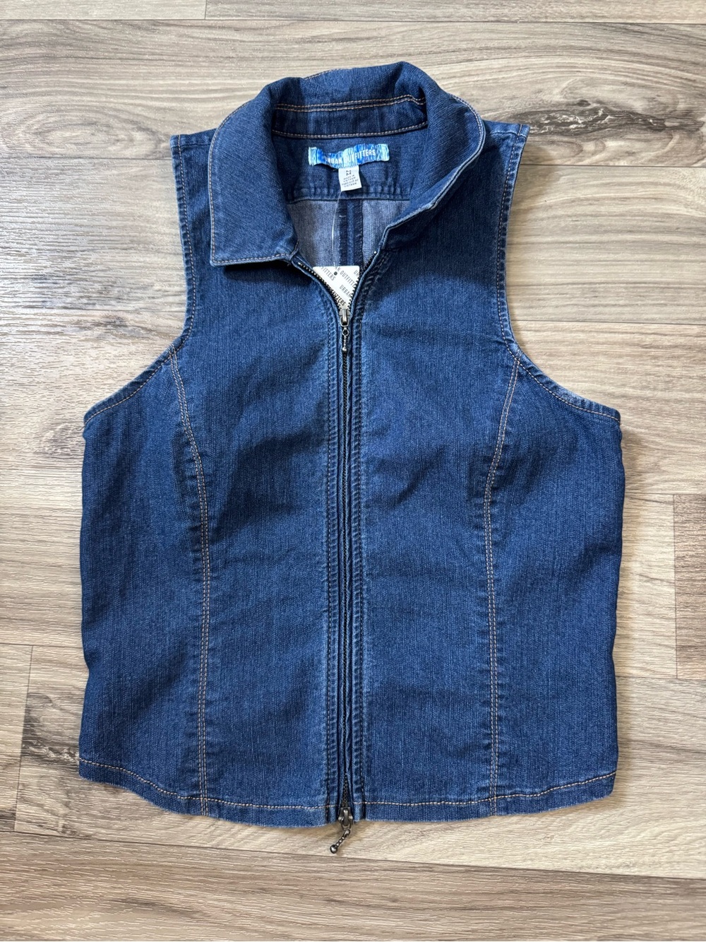 NWT Urban Outfitters Ledia Fitted Seamed Zip-Front Vest Top